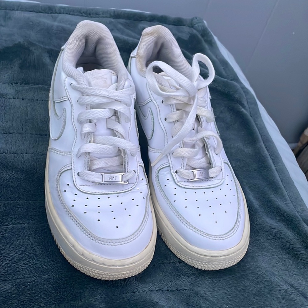 Nike Airforces white/yellow 6.5 good condition the color change